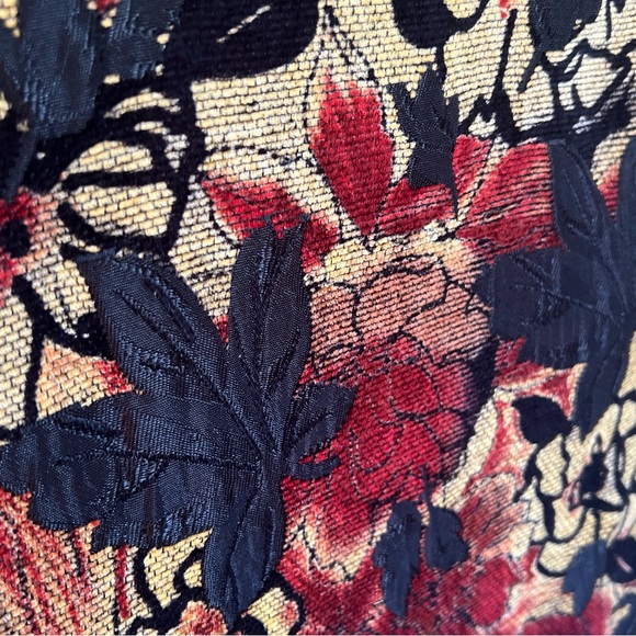 CHRISTOPHER & BANKS Women’s Sz M Tan Floral Tapestry Type Fabric Full Zip EUC - Picture 9 of 9